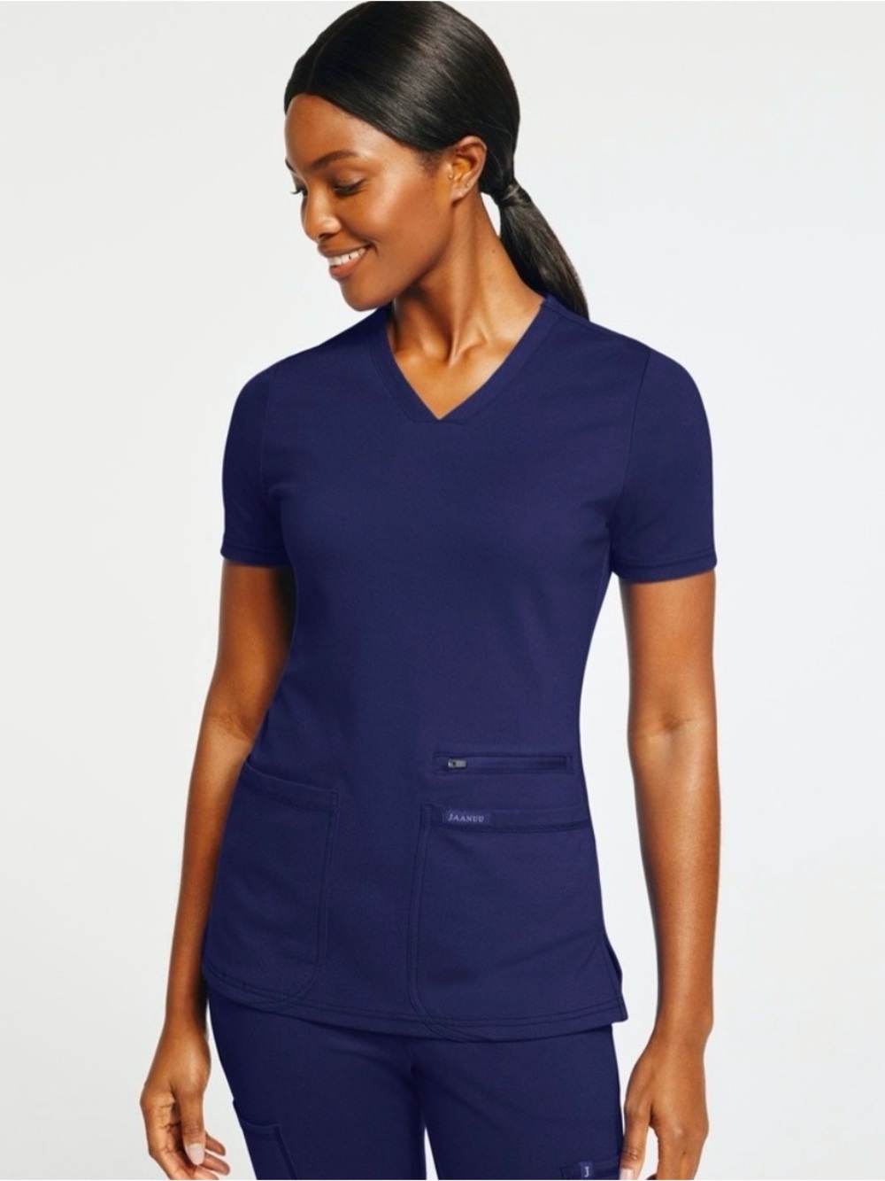 *NEW* Jaanuu Women’s 4 Pocket V-Neck  Scrub Top in Navy